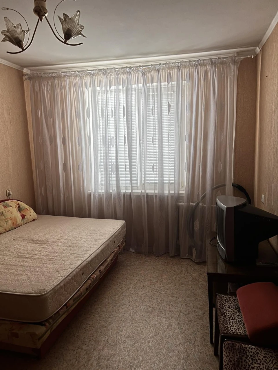 3-bedroom apartment on Zarychnyy Street