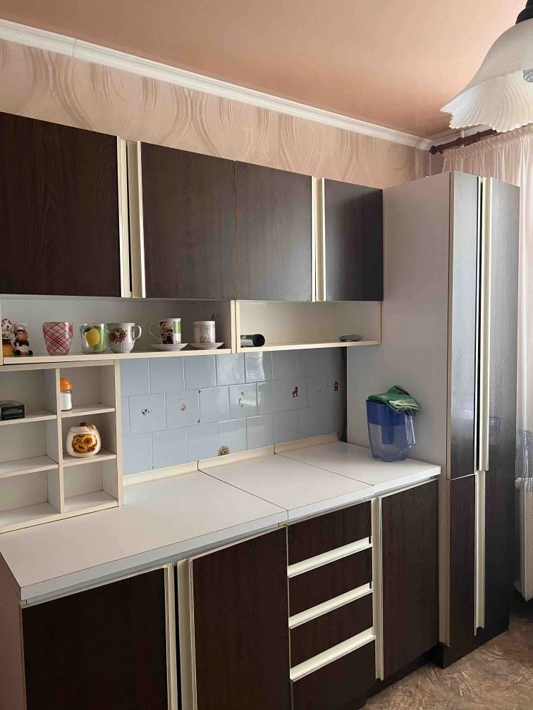 3-bedroom apartment on Zarychnyy Street