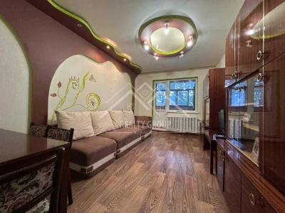 Sale of a 3-room apartment on Kryvbasivska Street, 54