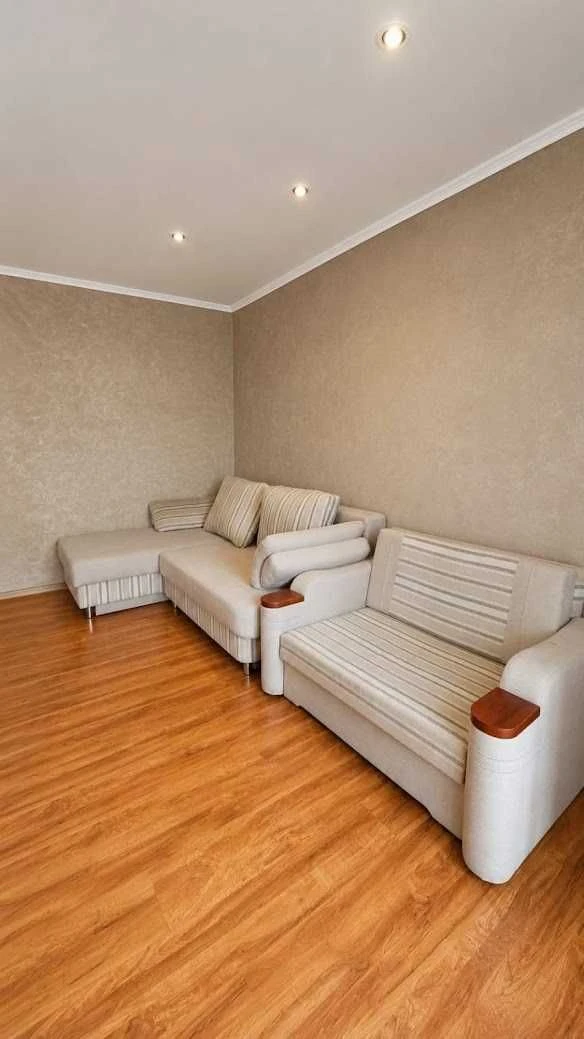 2-кімнатна квартира в центрі — жити або здавати