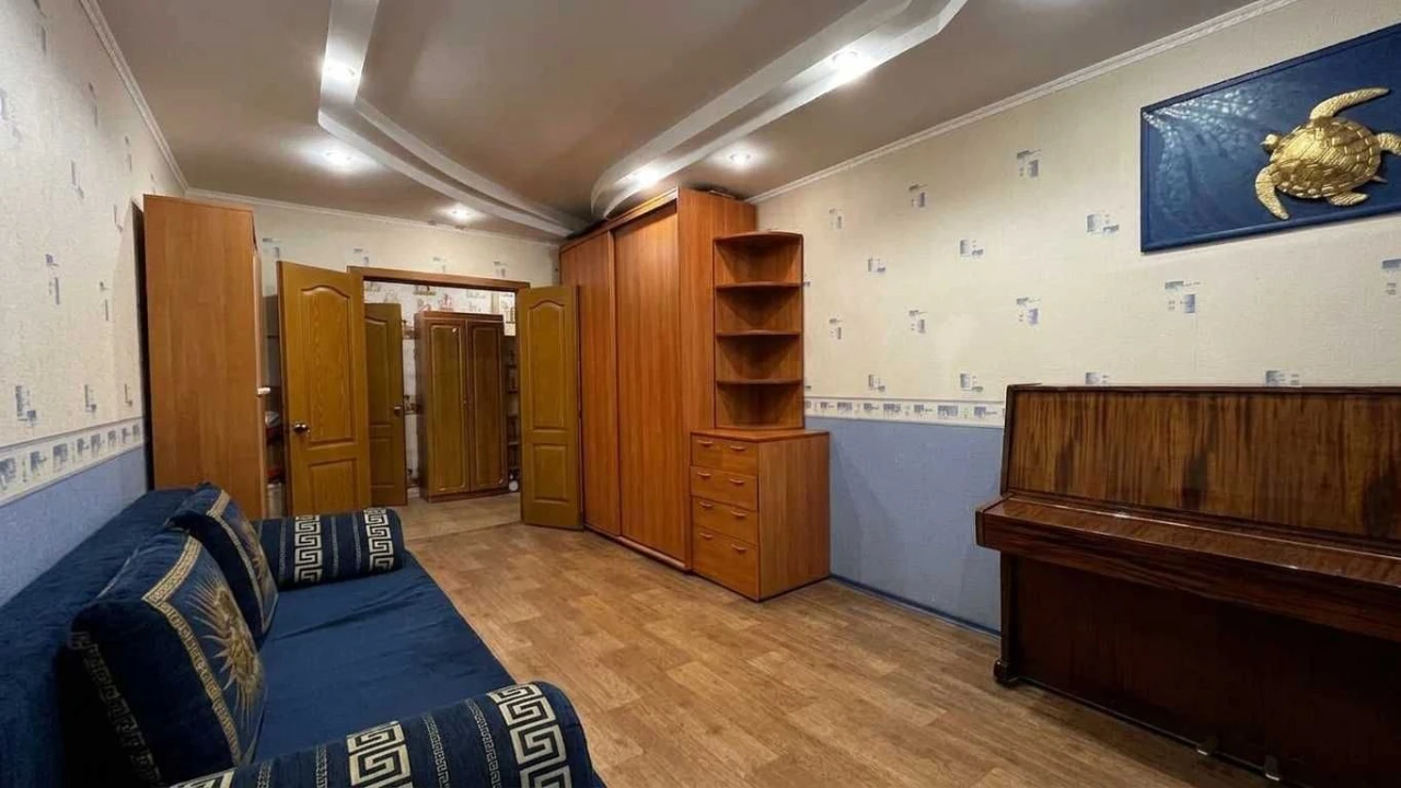 Spacious 3-bedroom apartment in the city center/Kalshevs'kyy