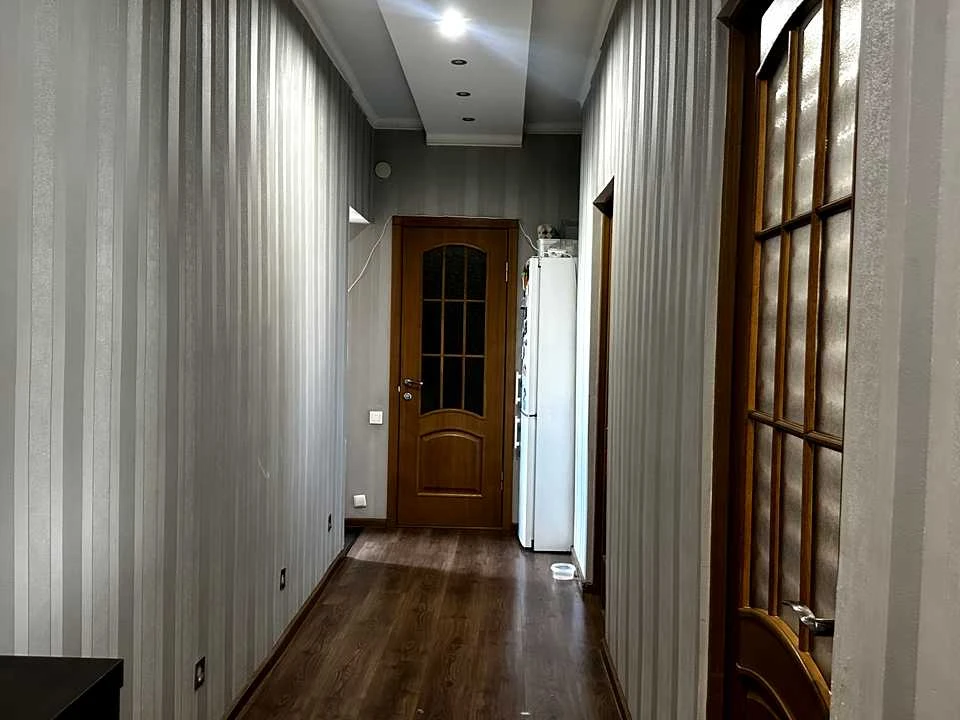 Apartment. Kryvyi Rih, Postovy Prospect (Karl Marx Avenue)