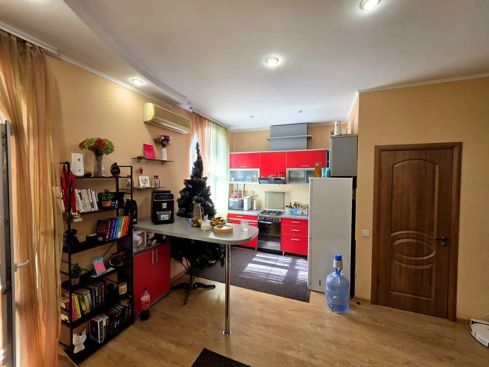Apartment. Kryvyi Rih, Sveta-Mykolaivska Street (Lenina)
