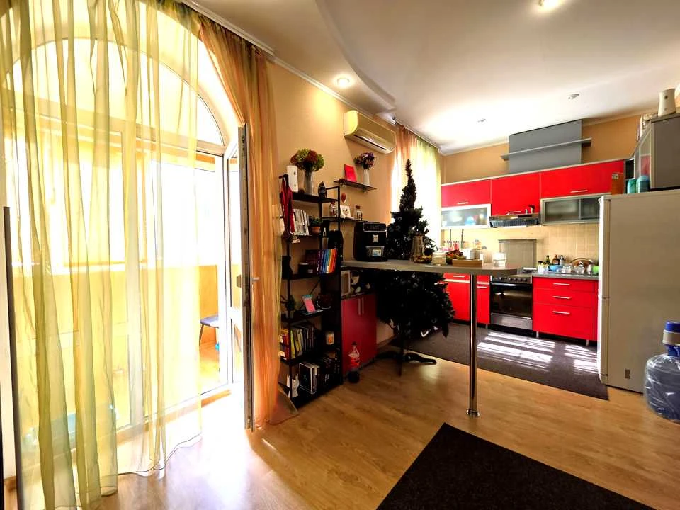 Apartment. Kryvyi Rih, Sveta-Mykolaivska Street (Lenina)
