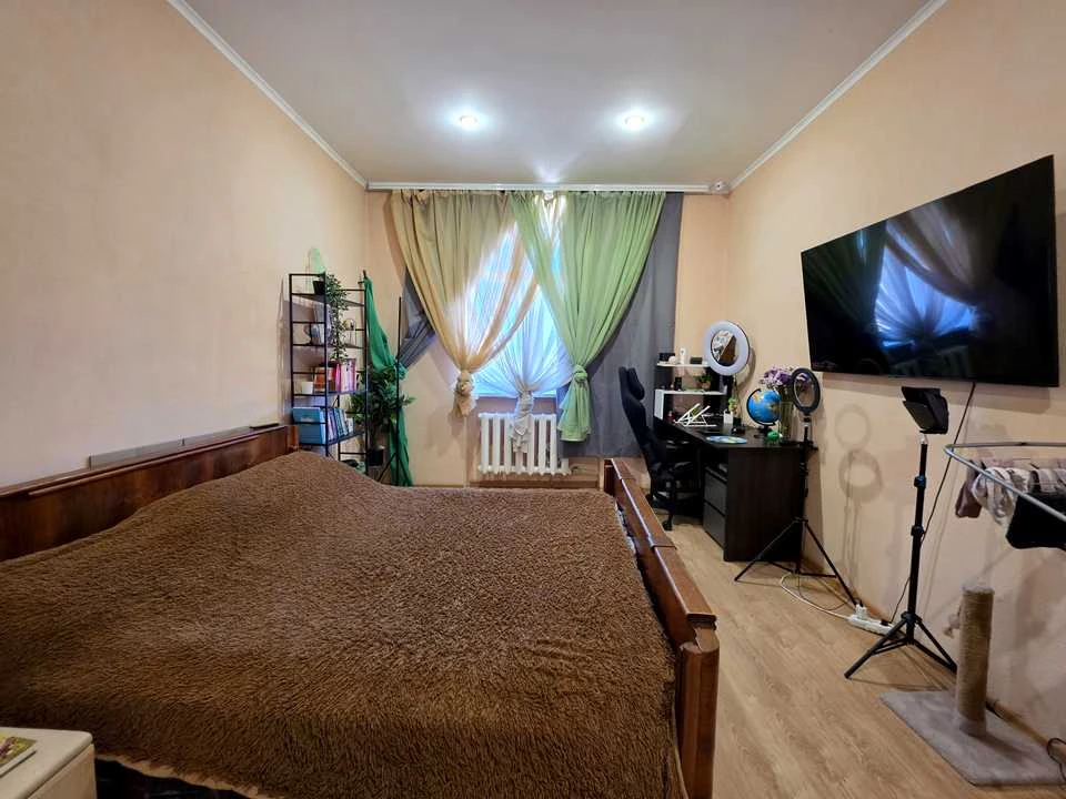 Apartment. Kryvyi Rih, Sveta-Mykolaivska Street (Lenina)