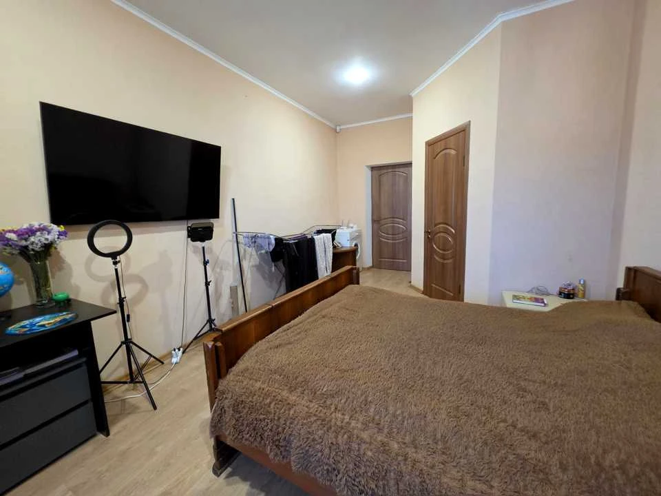 Apartment. Kryvyi Rih, Sveta-Mykolaivska Street (Lenina)