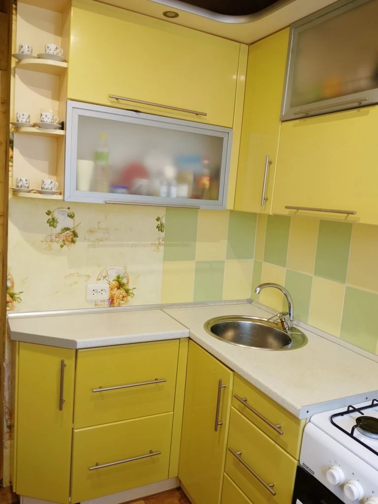 Sale of a renovated two-bedroom apartment