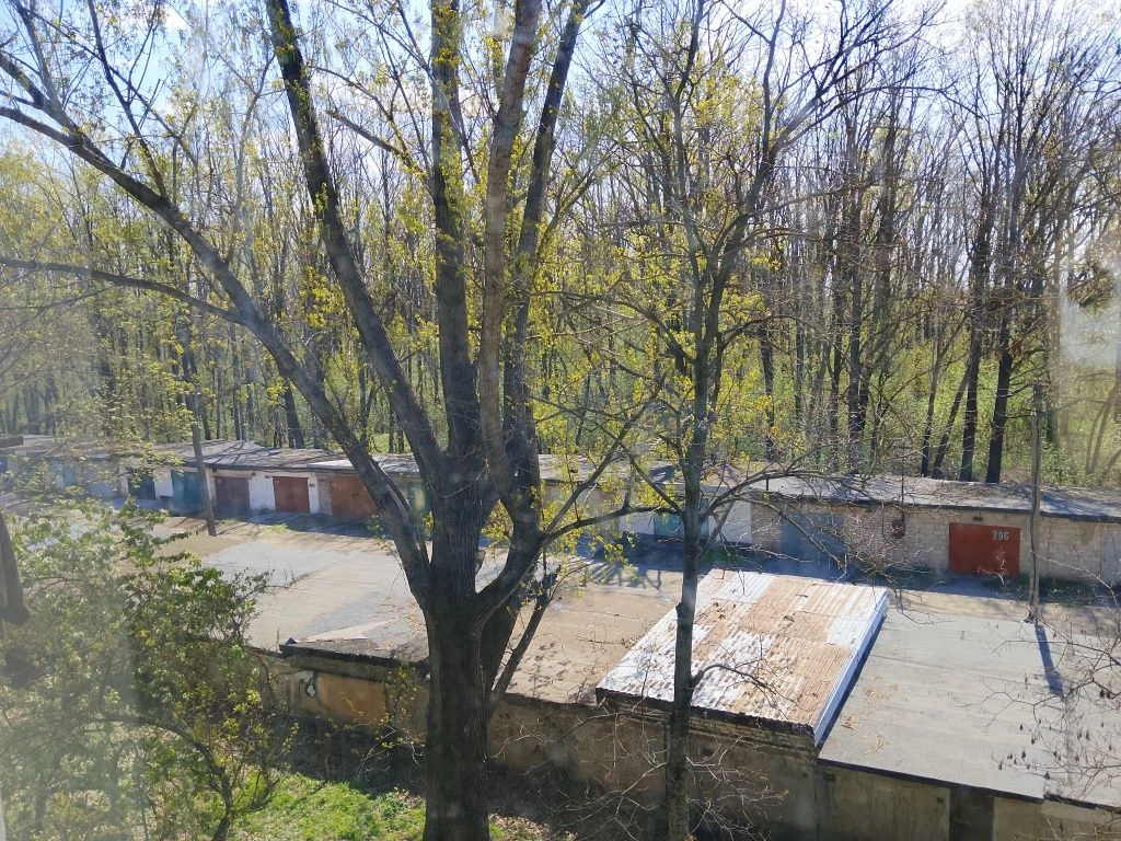Sale of a renovated two-bedroom apartment