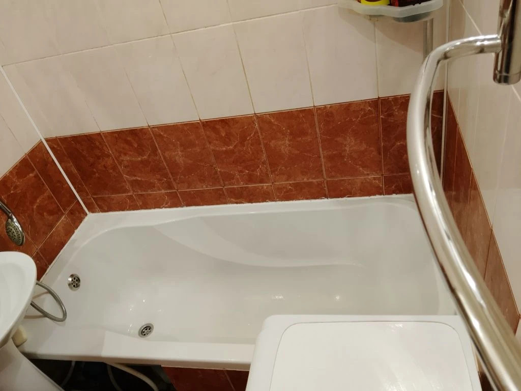 Sale of a renovated two-bedroom apartment
