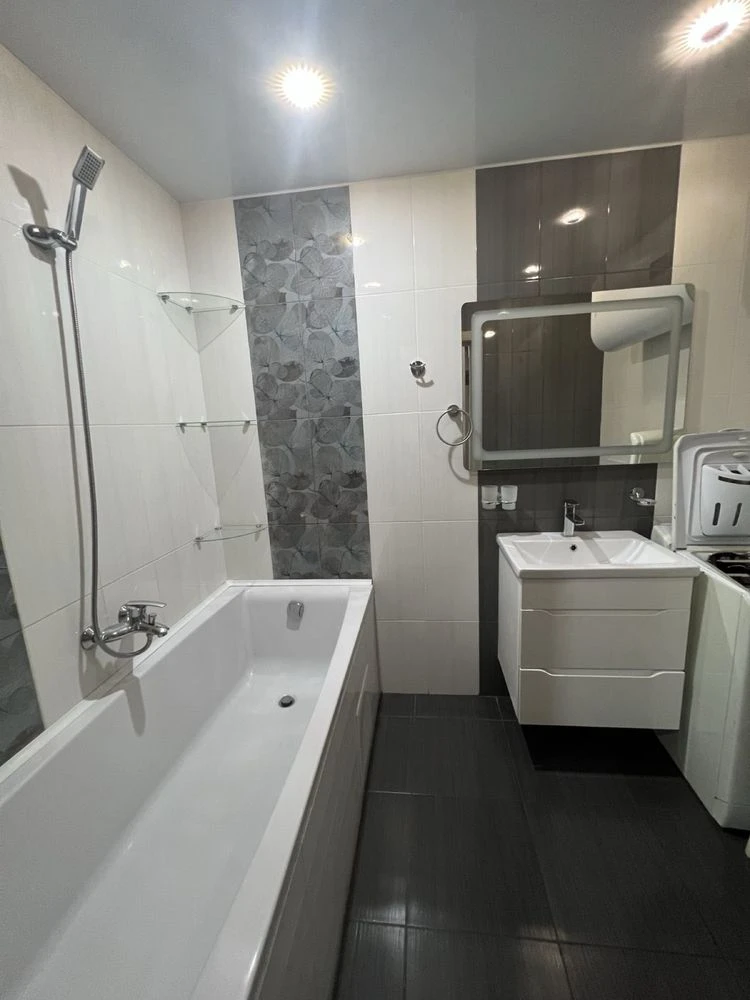Продажа 2х ком кв, на Кольце Косиора ( ул Соборности )