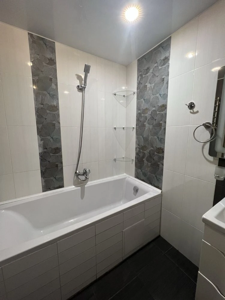 Продажа 2х ком кв, на Кольце Косиора ( ул Соборности )