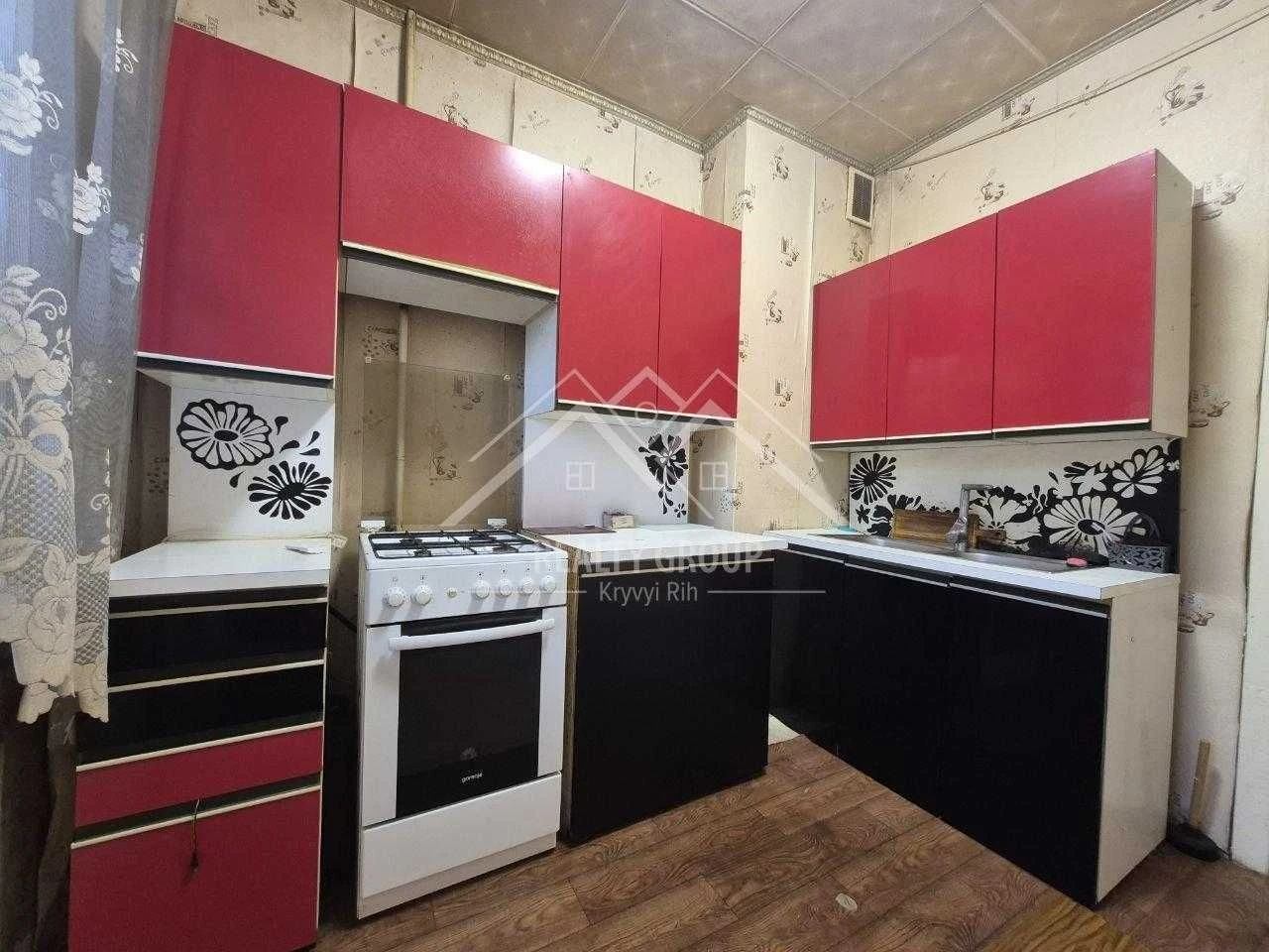 Продажа 2-комнатной квартиры, средний этаж.