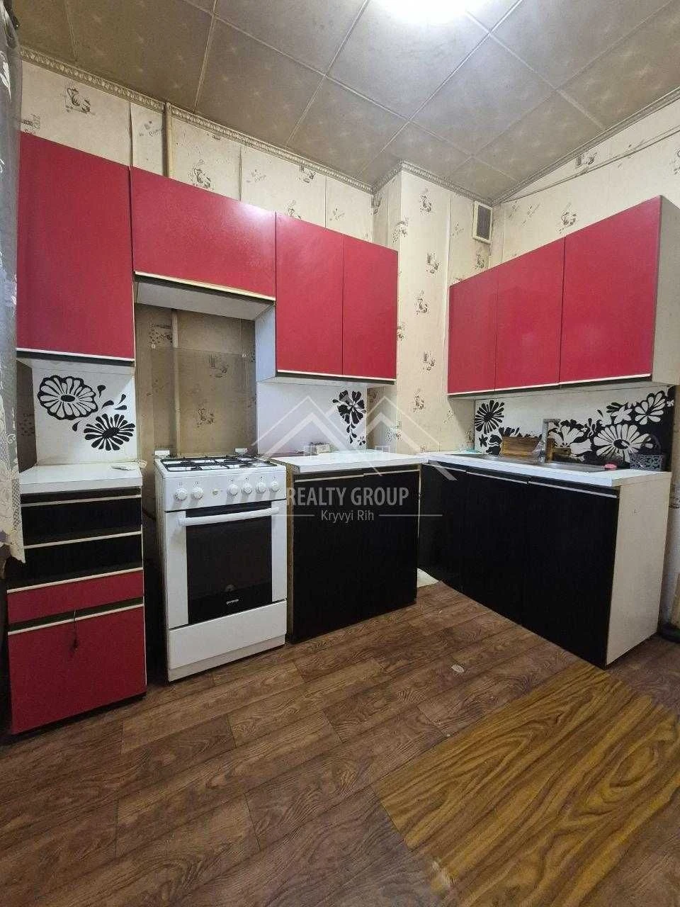 Продажа 2-комнатной квартиры, средний этаж.
