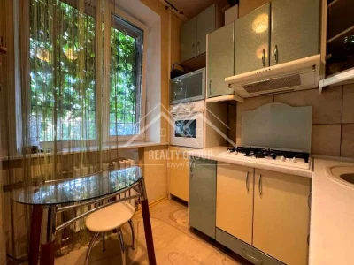 Apartment. Kryvyi Rih, Komerciyna St. (Yanova)