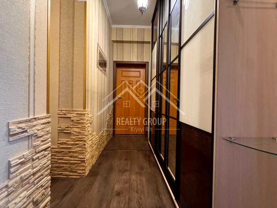 Apartment. Kryvyi Rih, Komerciyna St. (Yanova)