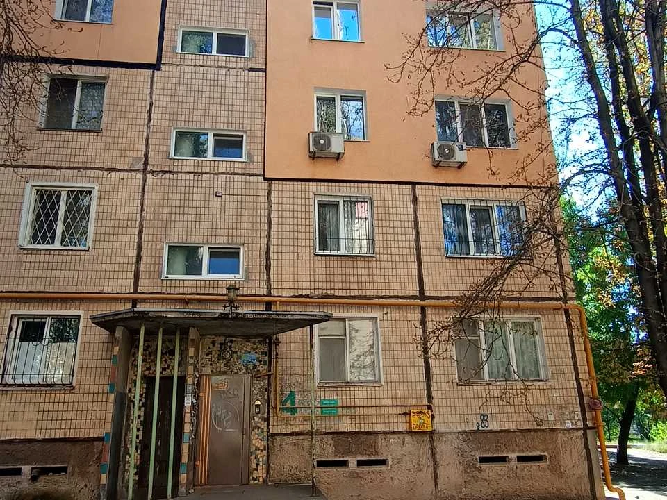 Apartment. Oleksii Riznichenka Street (Soprudnosti) in Kryvyi Rih