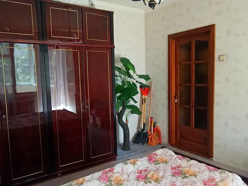 Apartment. Oleksii Riznichenka Street (Soprudnosti) in Kryvyi Rih