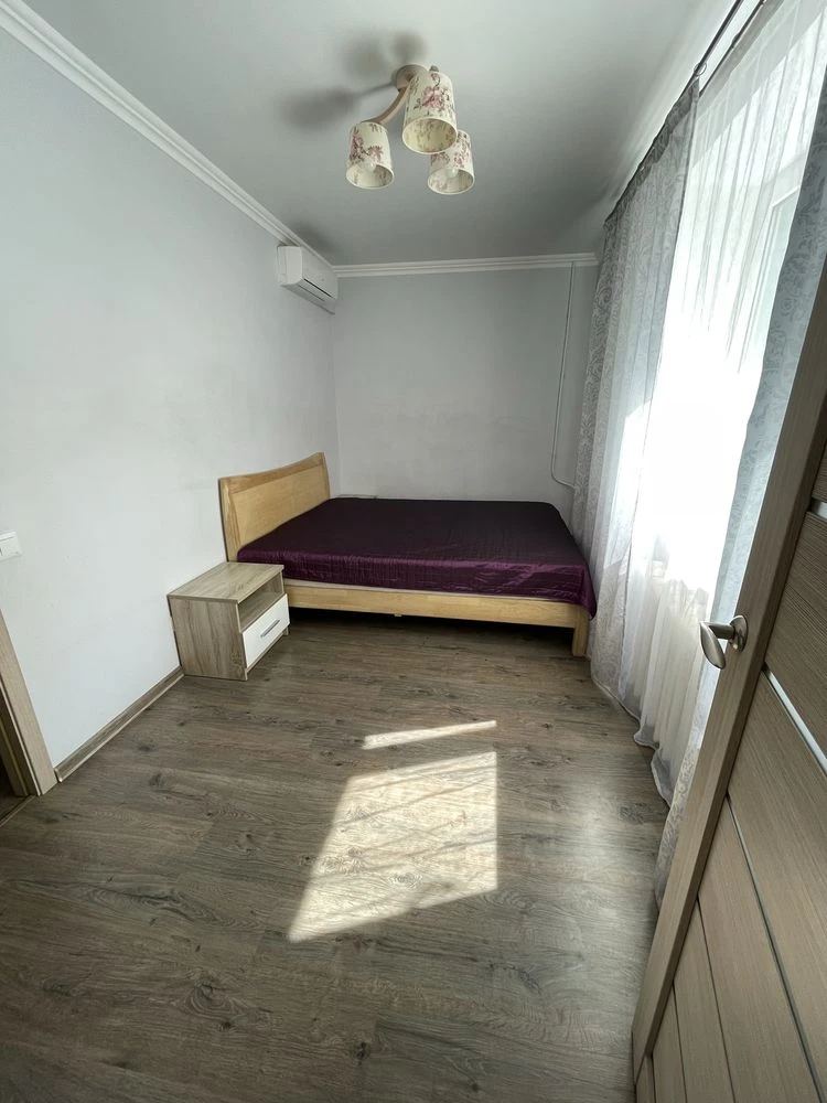 Продам 2-х ком квартиру на 96 квартале (ул. Есенина 9)