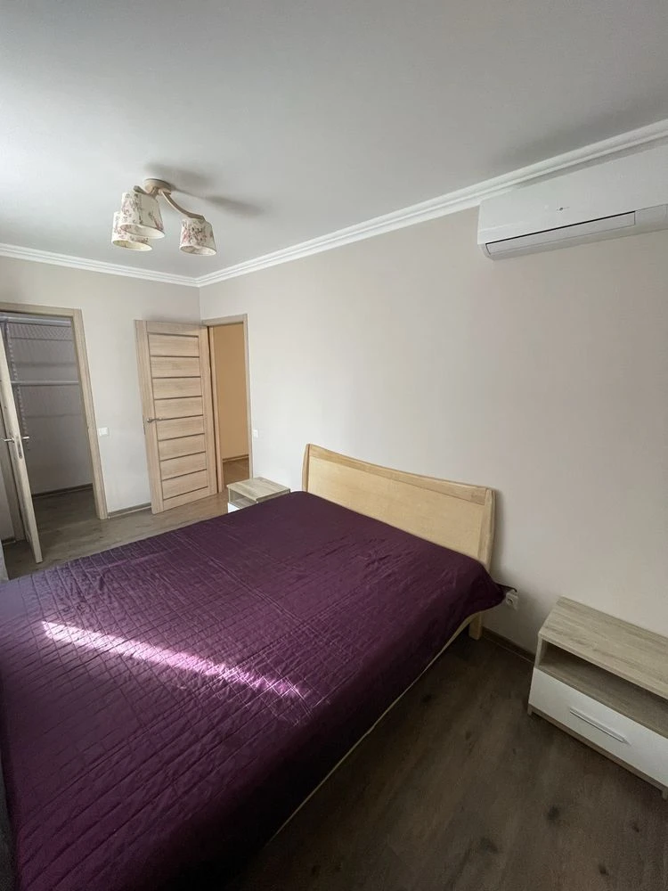 Продам 2-х ком квартиру на 96 квартале (ул. Есенина 9)
