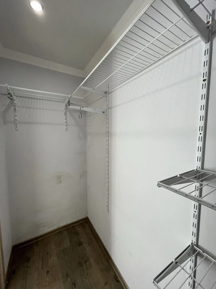 Продам 2-х ком квартиру на 96 квартале (ул. Есенина 9)
