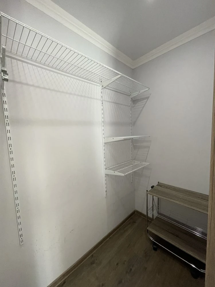 Продам 2-х ком квартиру на 96 квартале (ул. Есенина 9)