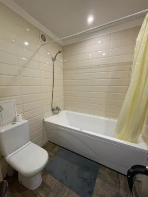 Продам 2-х ком квартиру на 96 квартале (ул. Есенина 9)