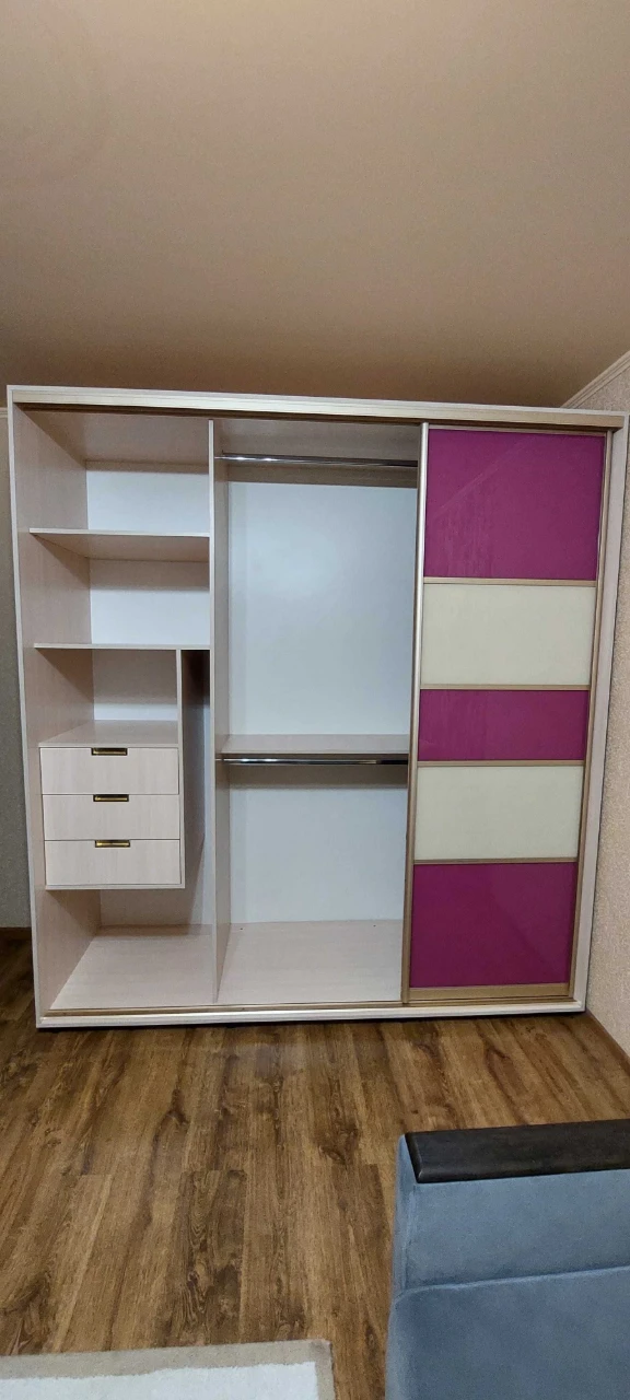 For sale, two-room apartment on Eastern 2.