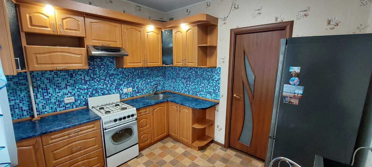 For sale, two-room apartment on Eastern 2.