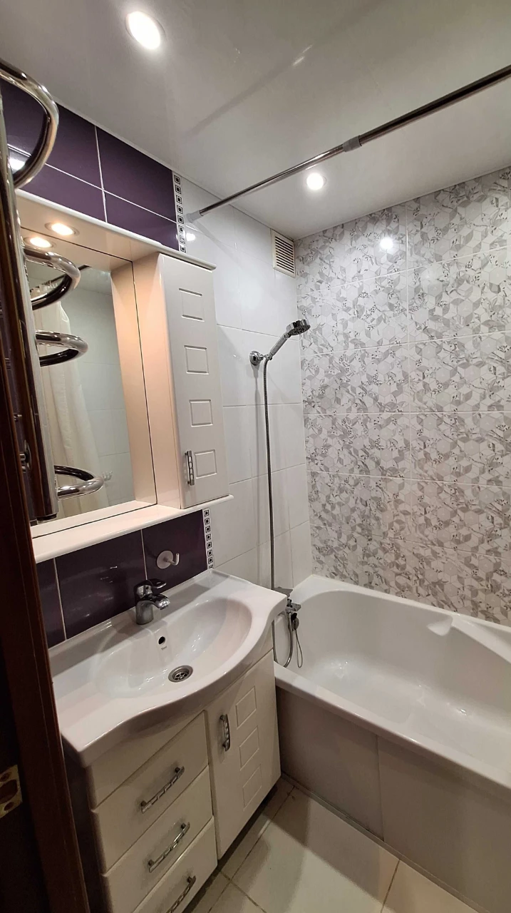 For sale, two-room apartment on Eastern 2.