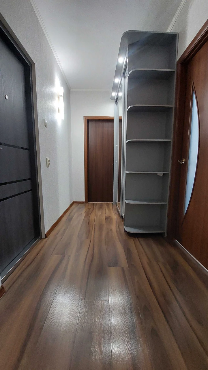 For sale, two-room apartment on Eastern 2.