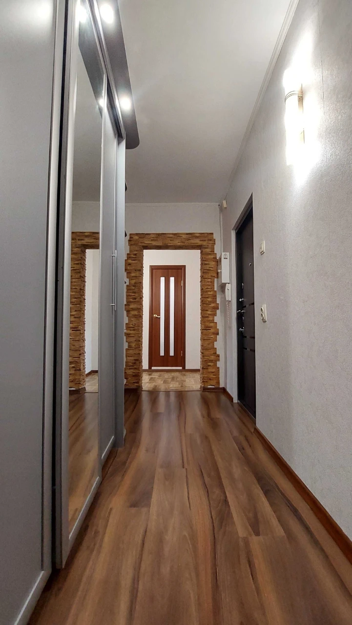 For sale, two-room apartment on Eastern 2.
