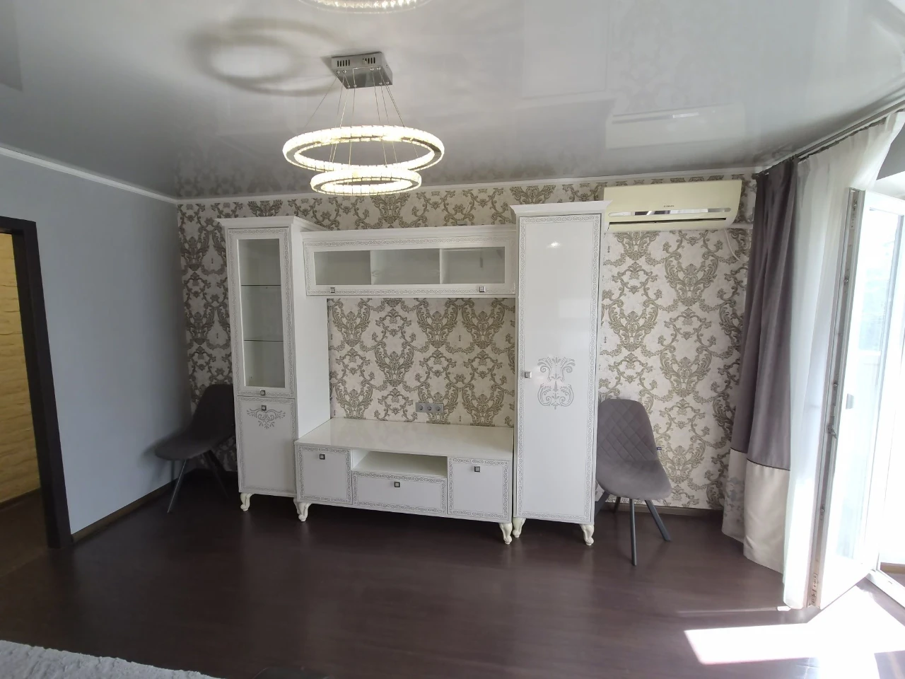 Продажа трехкомнатной квартиры. Улица Соборности 74. Парк Ю