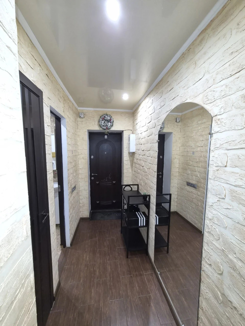 Продажа трехкомнатной квартиры. Улица Соборности 74. Парк Ю