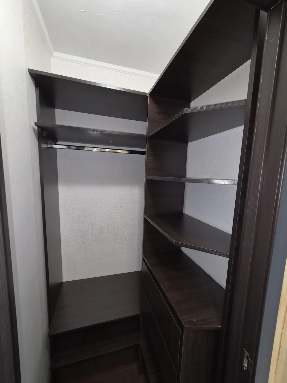 Продажа трехкомнатной квартиры. Улица Соборности 74. Парк Ю