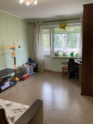 Продаж 2-кімнатного житла, Космонавтів 35