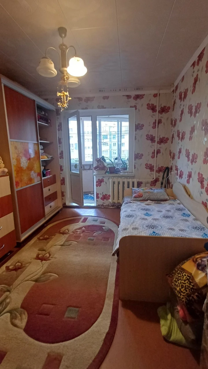 3-bedroom apartment on Mykolaiv Street. CM district