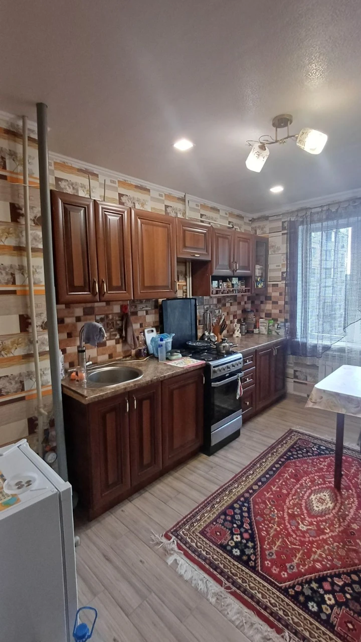 3-bedroom apartment on Mykolaiv Street. CM district