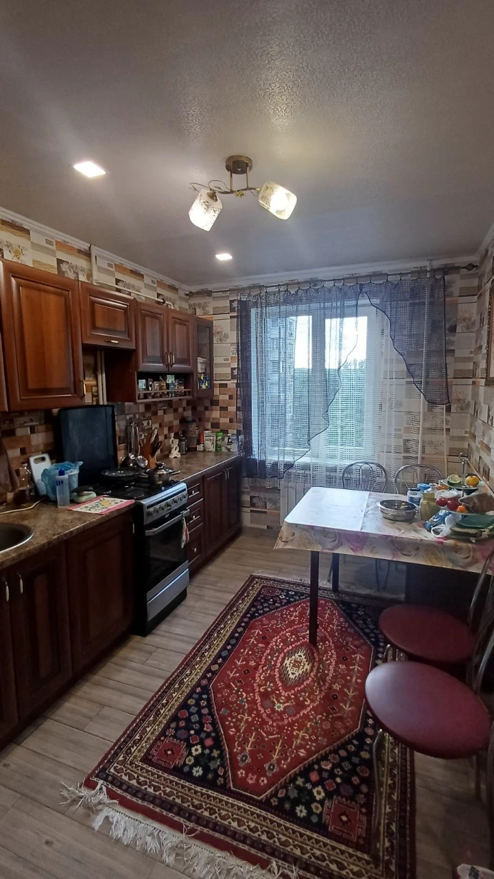3-bedroom apartment on Mykolaiv Street. CM district