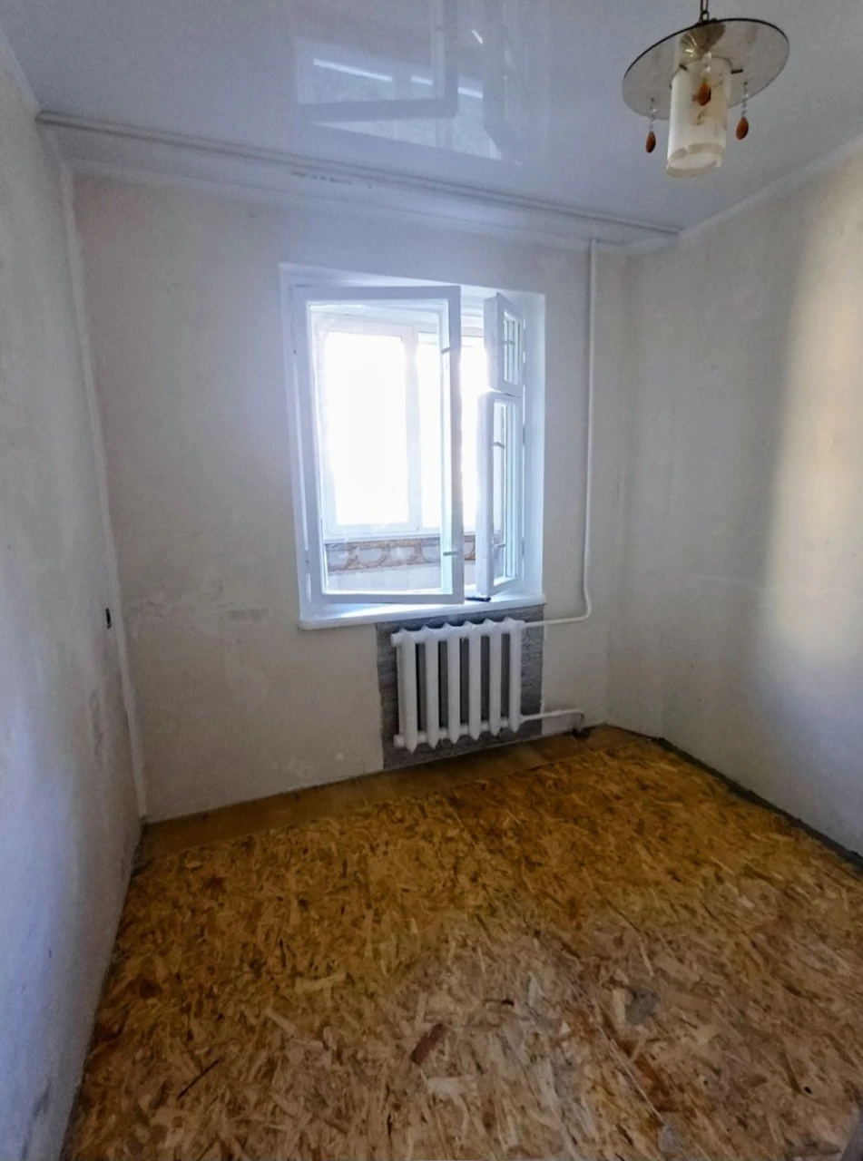 3-bedroom apartment on Mykolaiv Street. CM district