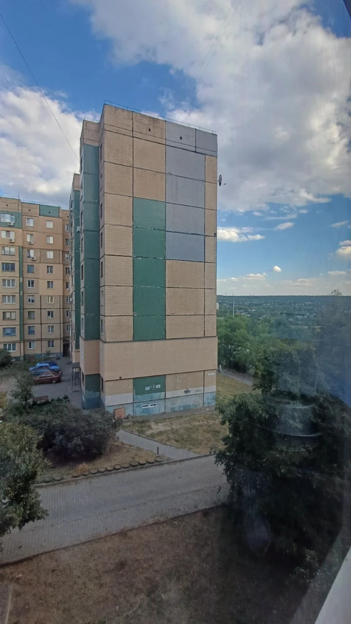 3-bedroom apartment on Mykolaiv Street. CM district