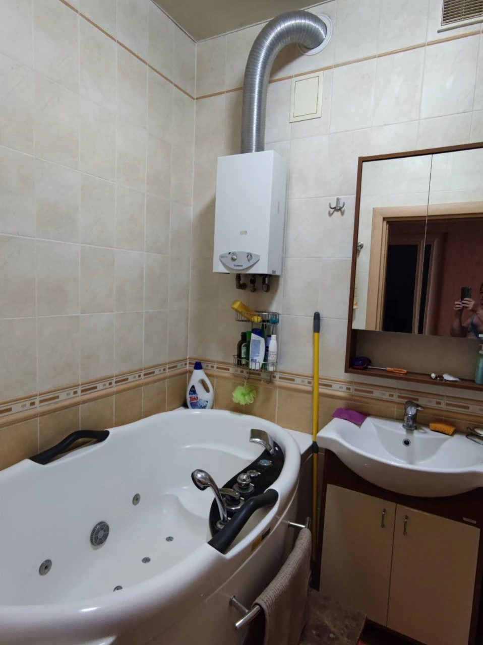 Продам3х. ком. квартиру"Соцгород"ул.Галатоаа 2,"сталинка"СЕР