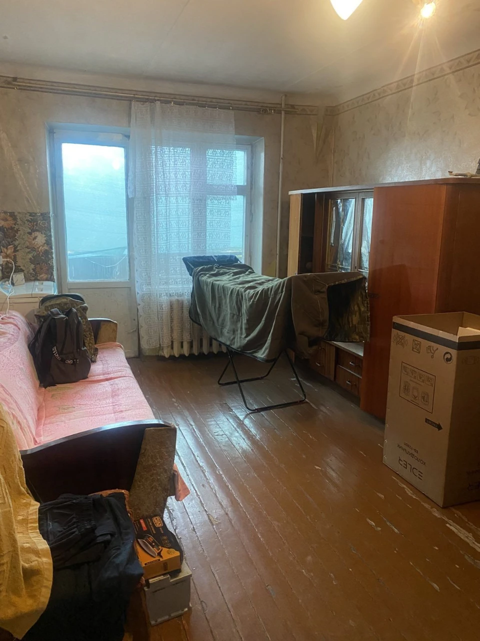 Однокімнатна на пр. Центральний 19.