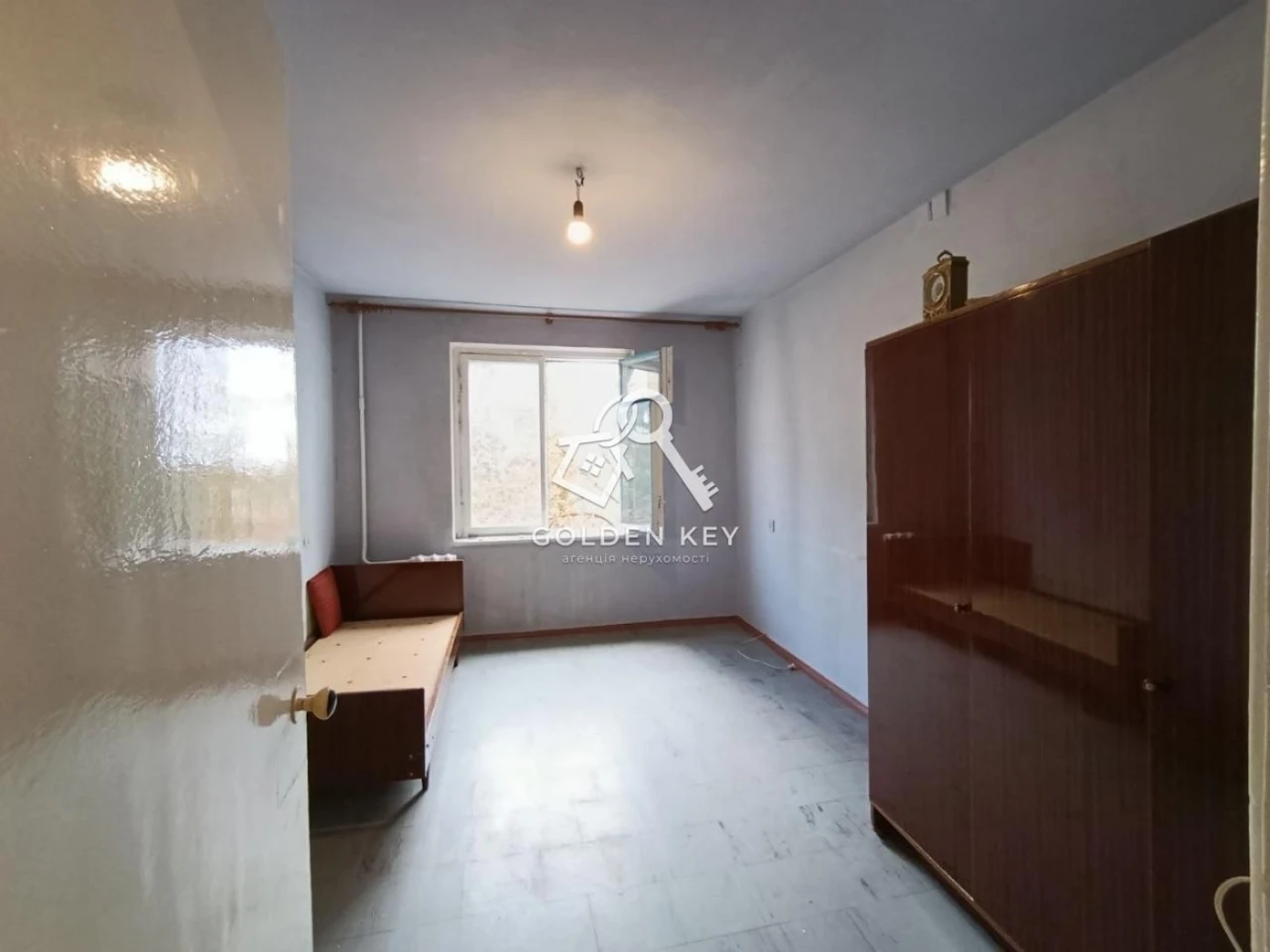 Продаж 3-кімнатної квартири на Дніпровському шосе.