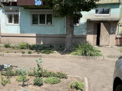 Продаж 1/2 частин трехкомнатной квартиры