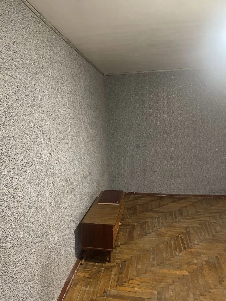 Продаю 1-комнатную квартиру в Саксаганском районе, под ремонт