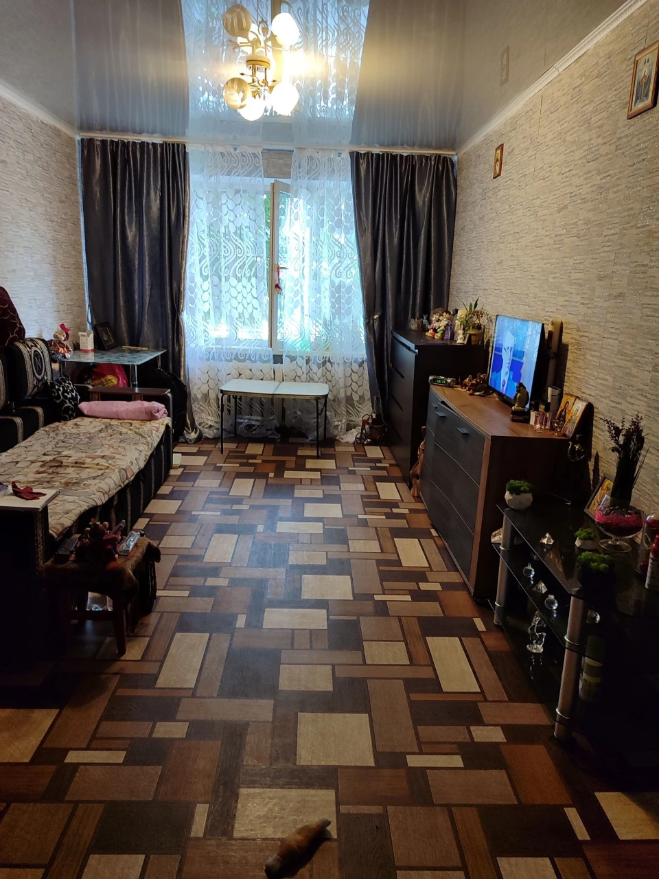 For Sale: 3-bedroom apartment on Cosmonauts Street