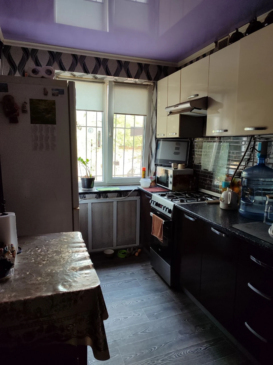For Sale: 3-bedroom apartment on Cosmonauts Street