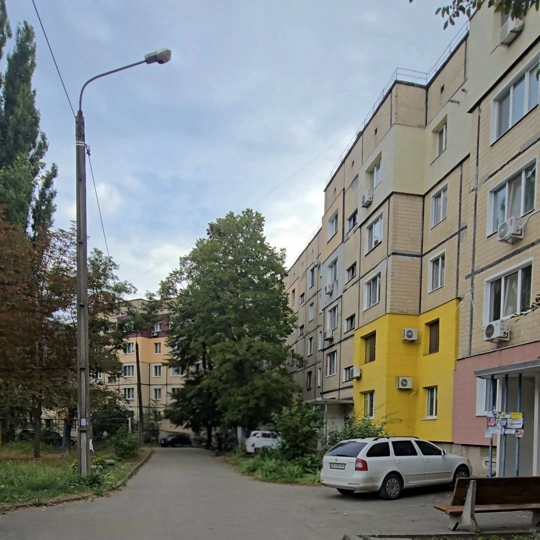 1-кімнатна квартира біля скверу на Співдружності, неподалік Ювілейна, Б