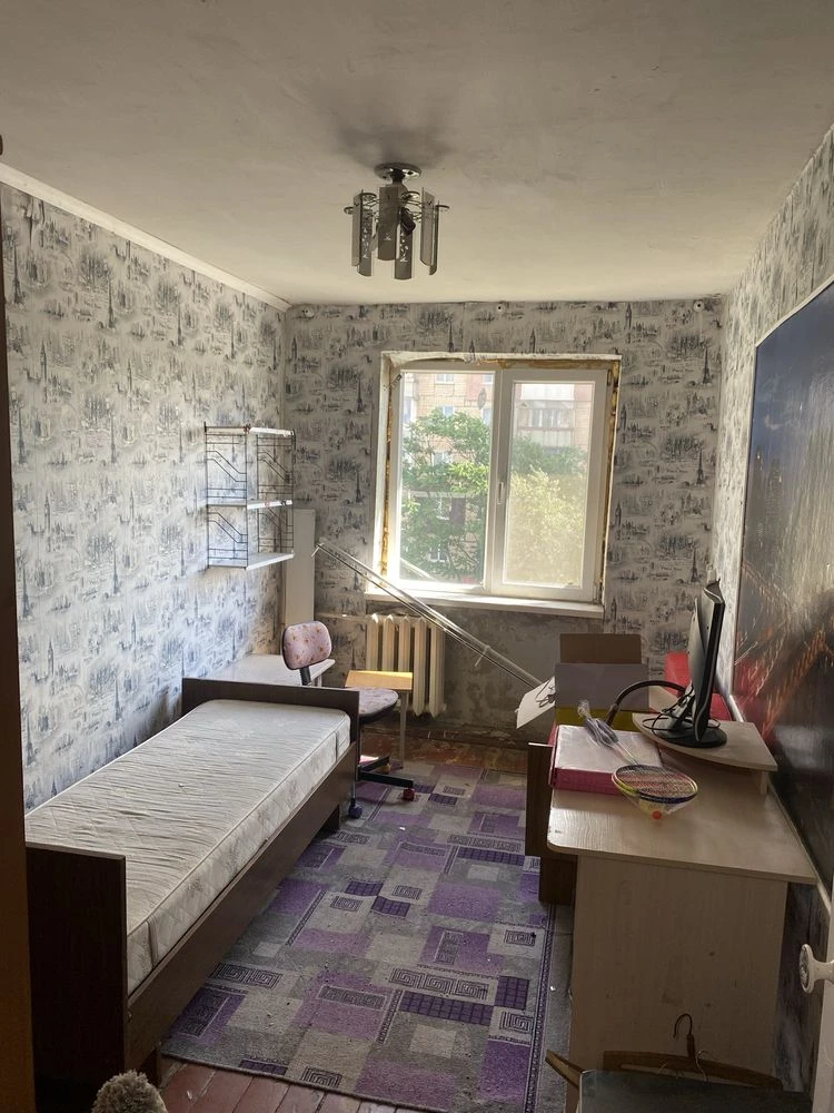 Продається двокімнатна квартира