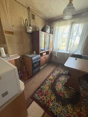 Продається 4-кімнатна квартира в центрі, біля пр. Миру — Дзержинський